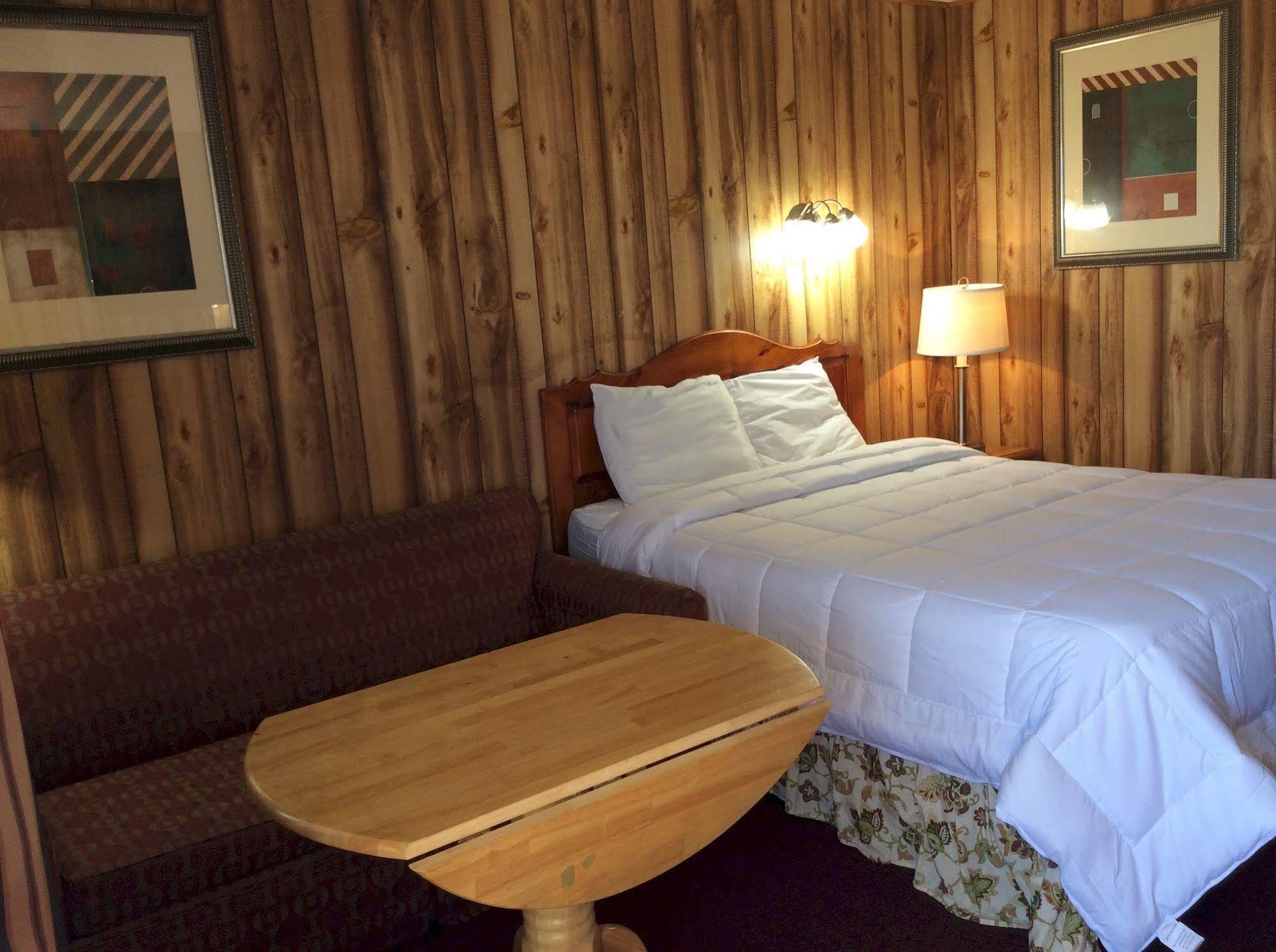 Country Inn - Licking Екстериор снимка