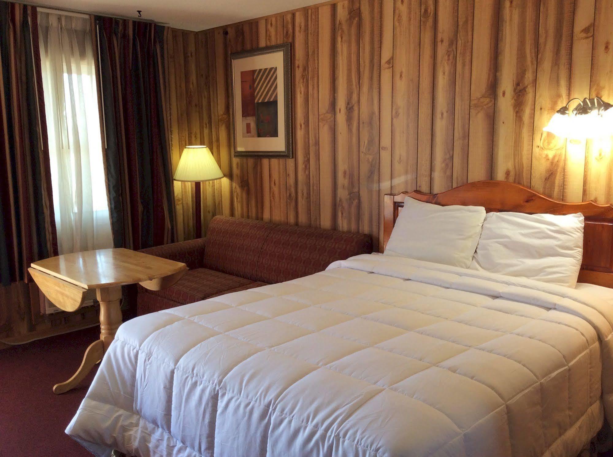 Country Inn - Licking Екстериор снимка